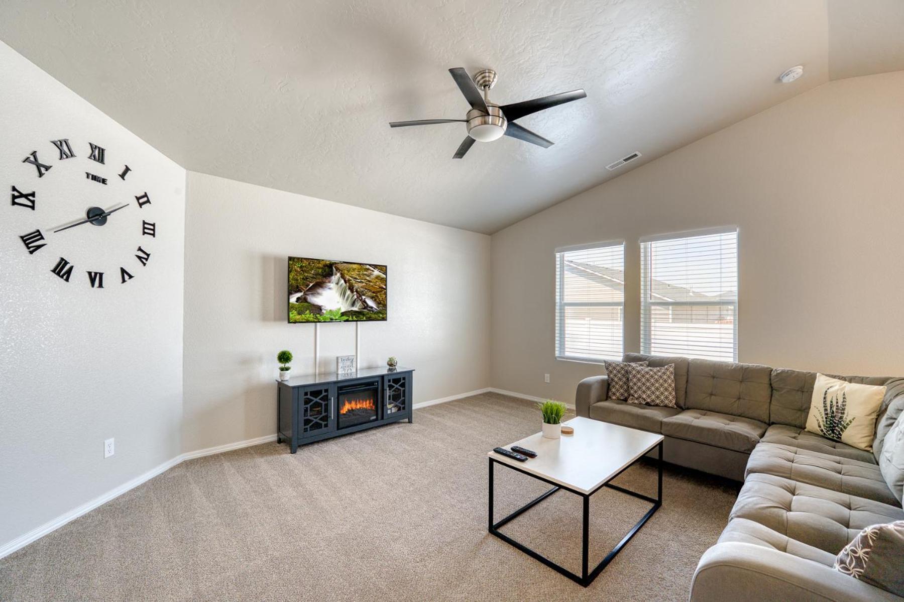 Family Friendly Playroom Garage Caldwell Exterior foto