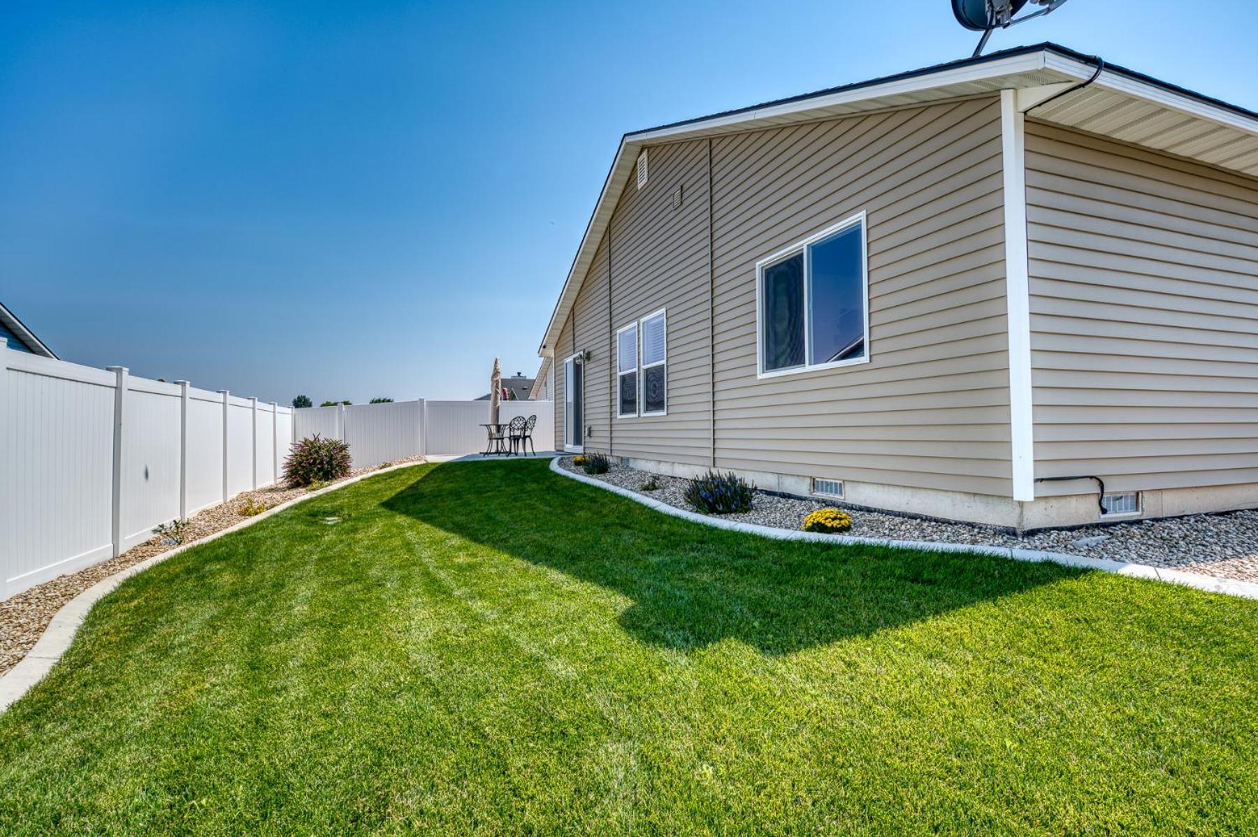 Family Friendly Playroom Garage Caldwell Exterior foto