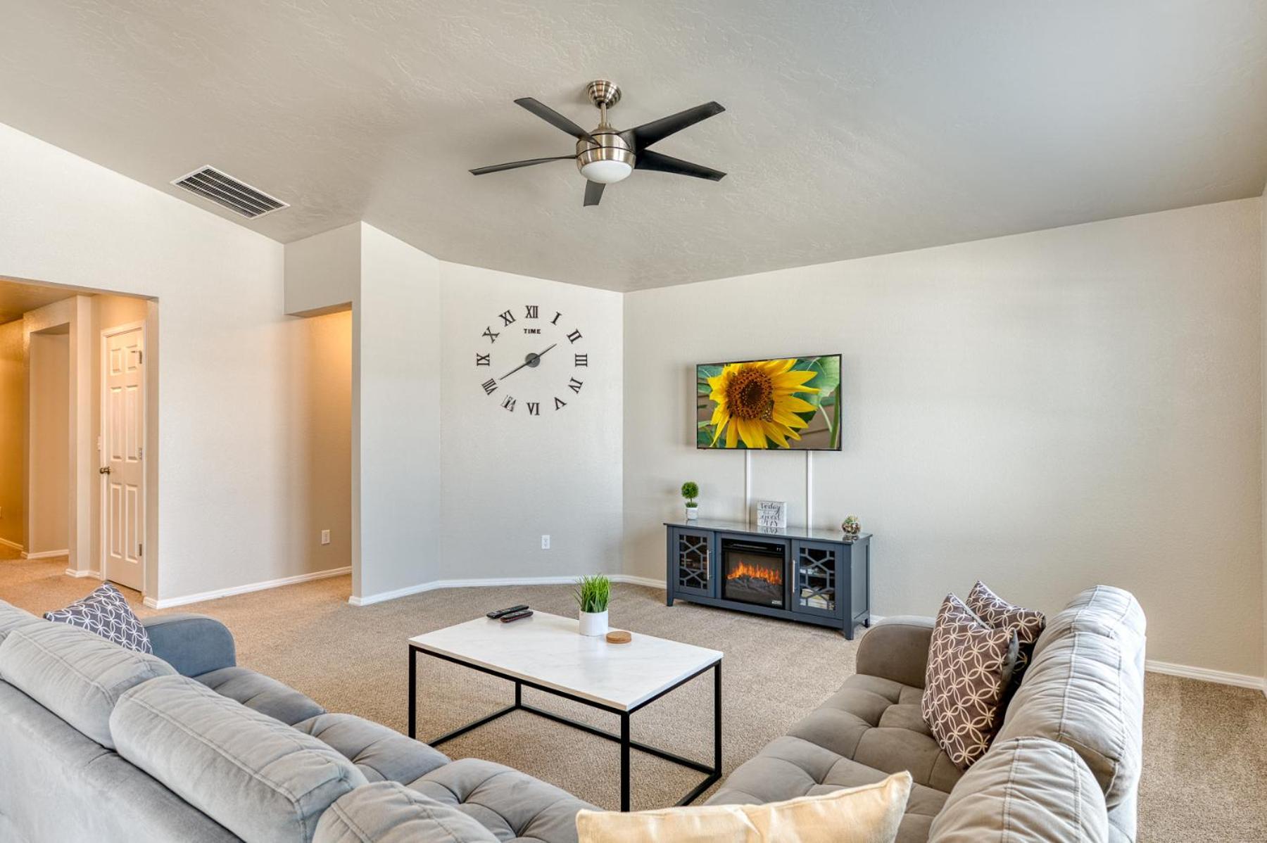 Family Friendly Playroom Garage Caldwell Exterior foto